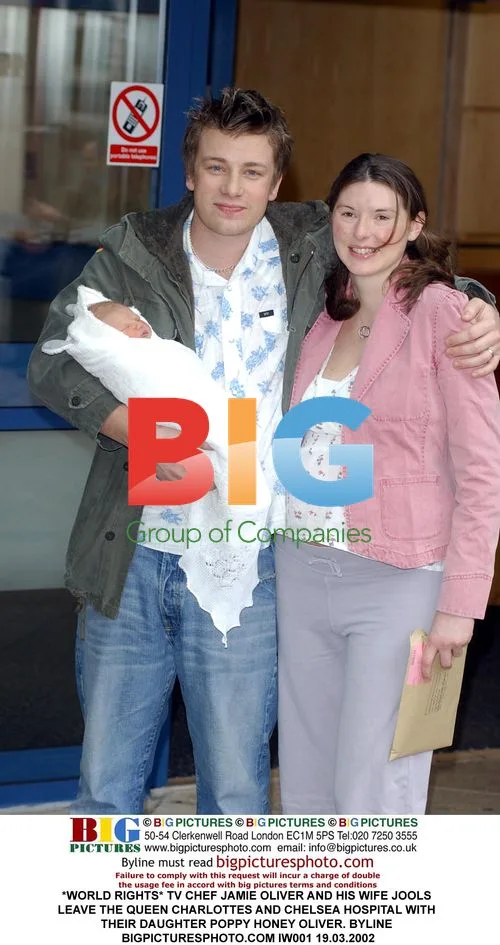 TV Chef Jamie Oliver and Wife Leave Hospital
