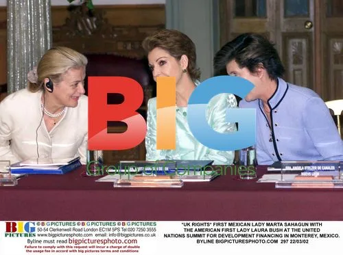 Marta Sahagun and Laura Bush at UN Summit