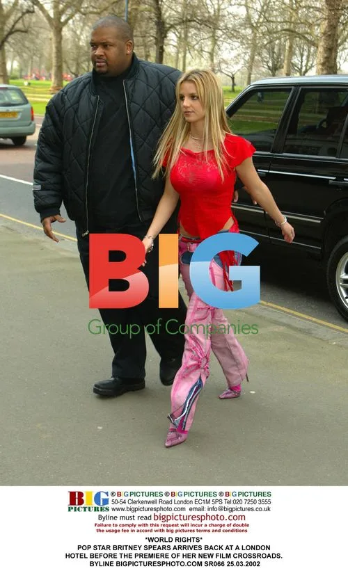 Britney Spears Arrives at London Hotel