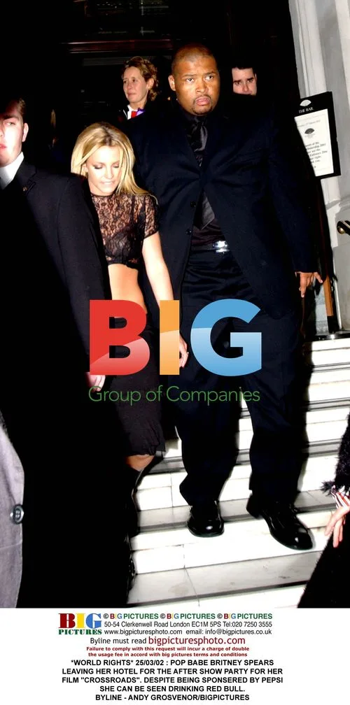 Britney Spears Leaving Her Hotel