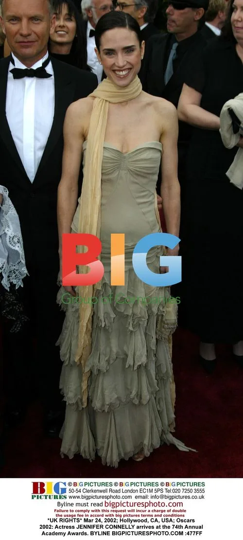 Jennifer Connelly Arrives at Oscars 2002
