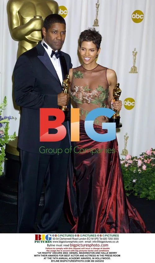 Denzel Washington and Halle Berry at 2002 Oscars