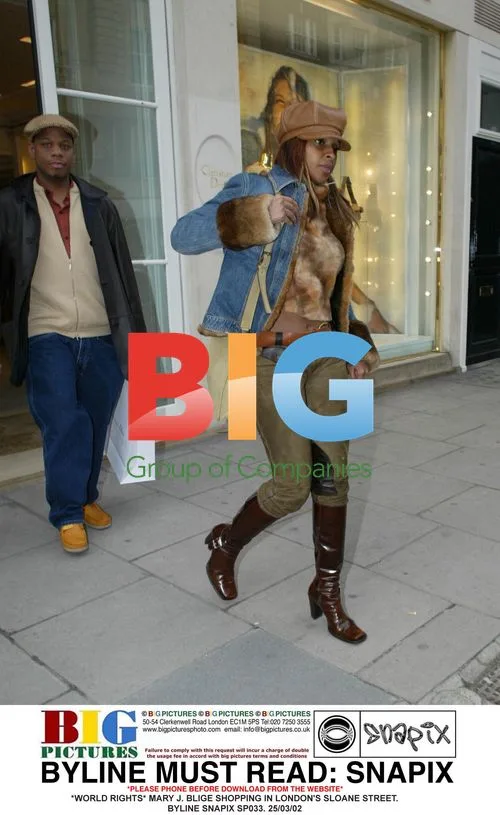 Mary J. Blige Shopping in London