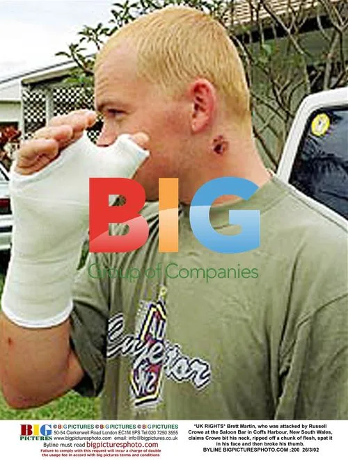 Brett Martin Attacked by Russell Crowe