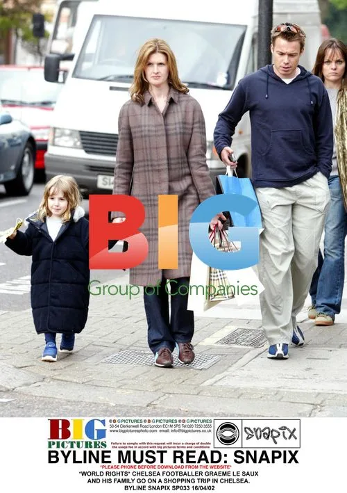 Graeme Le Saux and Family Shopping in Chelsea
