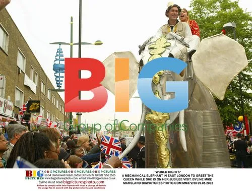 Mechanical Elephant Greets Queen on Jubilee Visit