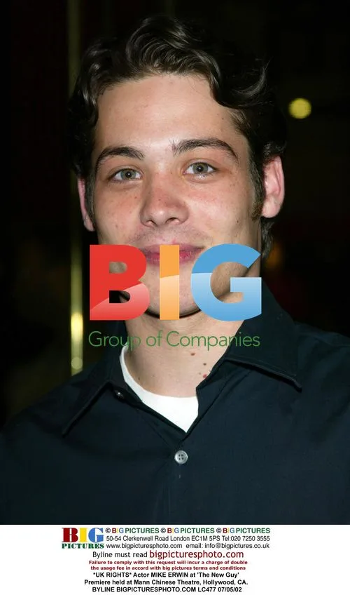Actor MIKE ERWIN at 'The New Guy' Premiere