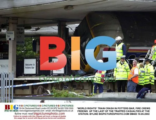 Train crash in Potters Bar, rescue efforts
