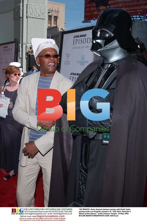 Samuel Jackson Poses with Darth Vader at Star Wars Premiere