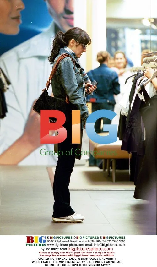 EASTENDERS STAR KACEY AINSWORTH SHOPPING IN HAMPSTEAD