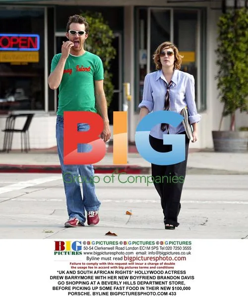 Drew Barrymore and boyfriend Brandon Davis shopping