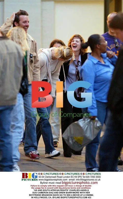 Cameron Diaz and Drew Barrymore go to movie