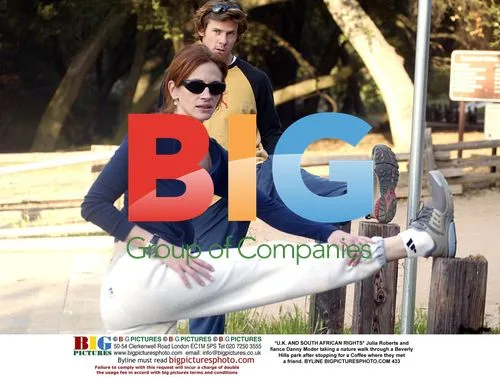 Julia Roberts and fiance Danny Moder on nature walk