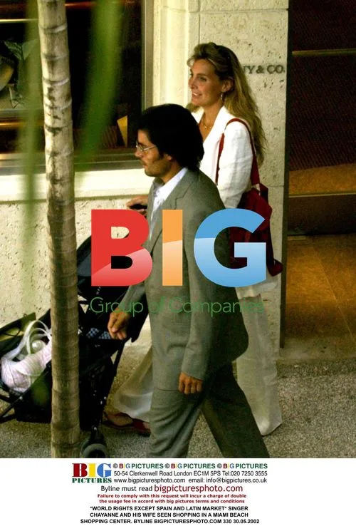 Chayanne and wife shopping in Miami