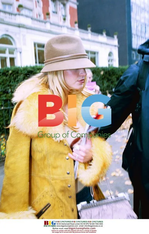 Britney Spears Leaving London Hotel