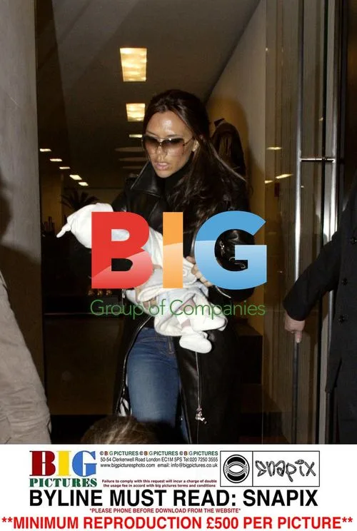 Victoria Beckham Shopping with Family