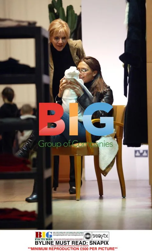 Victoria Beckham out shopping with family