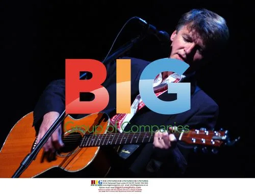Neil Finn at DKNY Vanity Fair Concert
