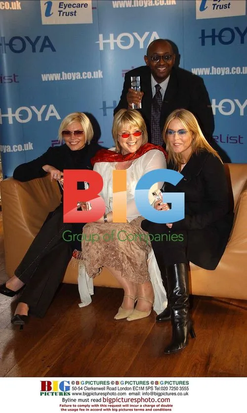 2002 Spectacle and Sunglasses Wearer of the Year Award