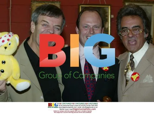 CELEBRITIES AT CHILDREN IN NEED BARGAIN HUNT