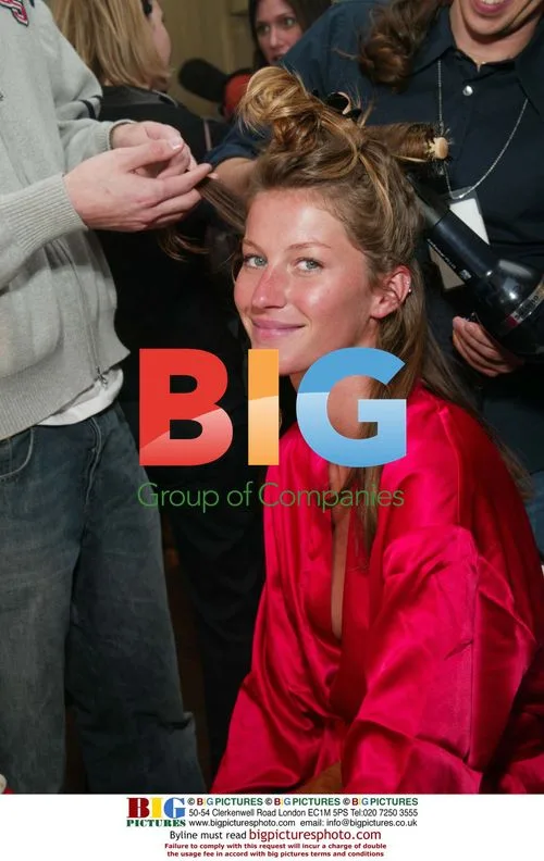Model backstage at Victoria's Secret 2002