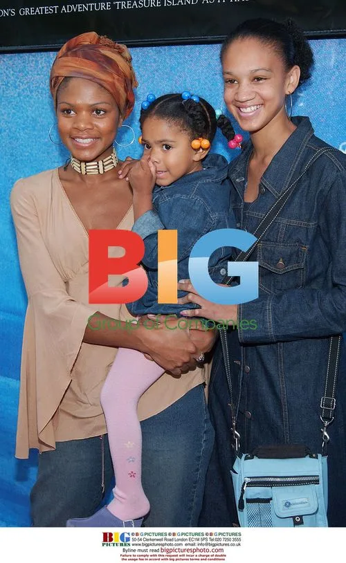 Kimberly Elise at "Treasure Planet" Premiere