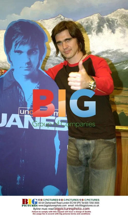 Juanes at Oye Awards in Mexico