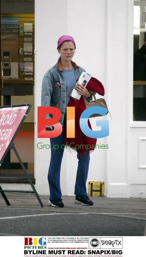 Emilia Fox shopping with boyfriend