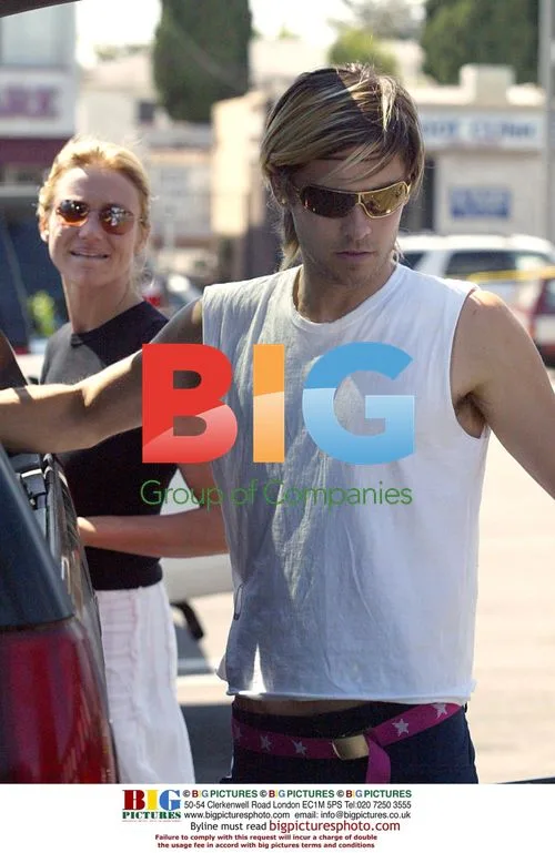Cameron Diaz and Jared Leto go grocery shopping