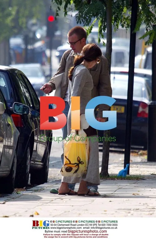 Ewan McGregor and Wife Return from Shopping