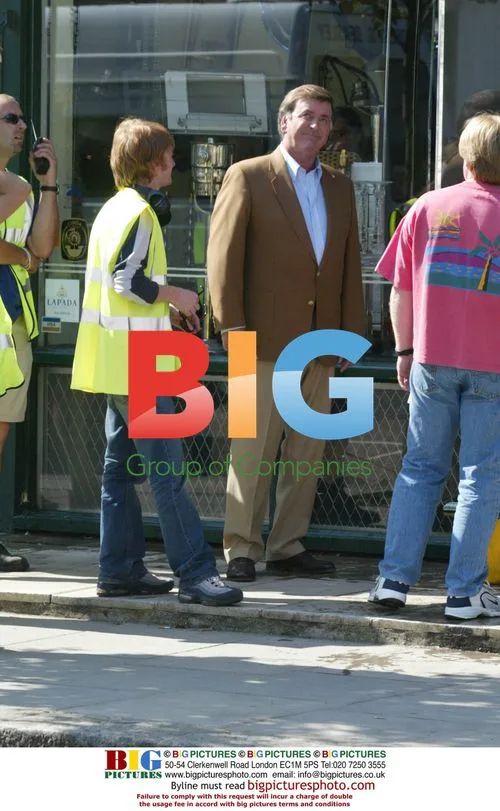 Terry Wogan Helps Window Cleaner