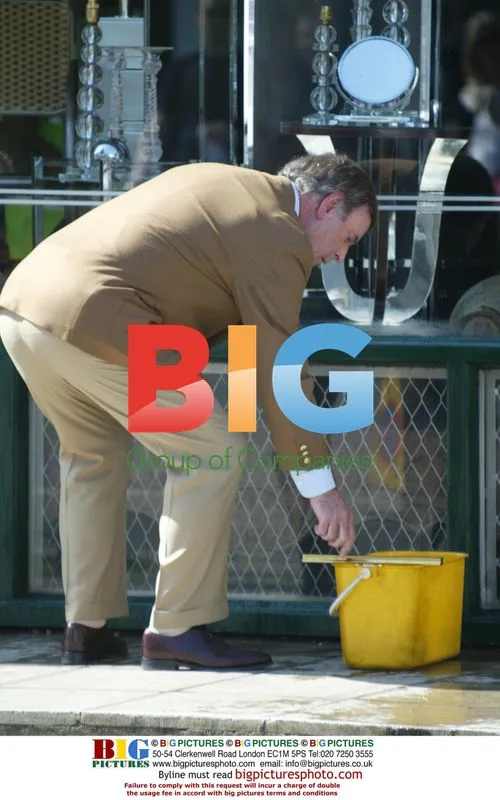Terry Wogan Helps Window Cleaner