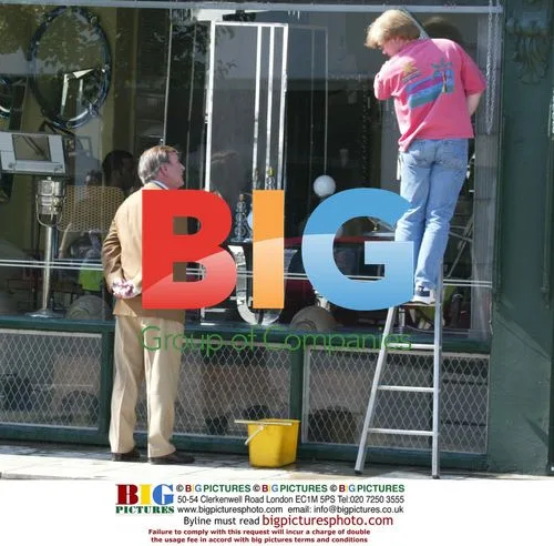 Terry Wogan Helps Window Cleaner