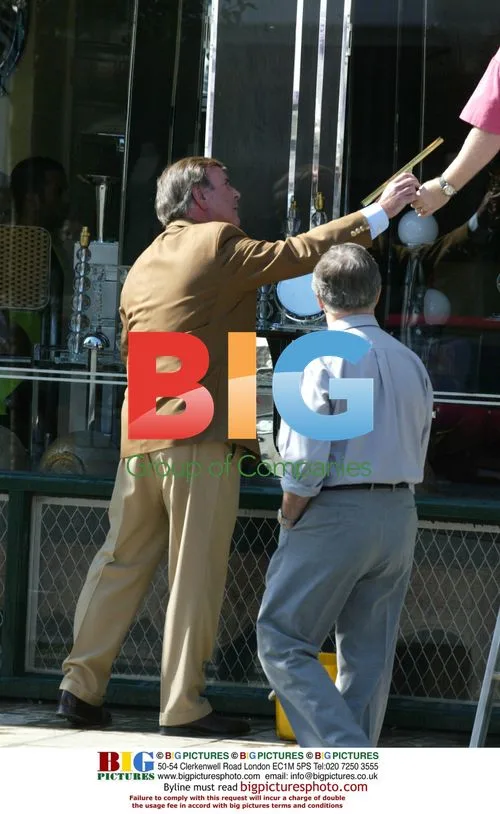 Terry Wogan Helps Window Cleaner