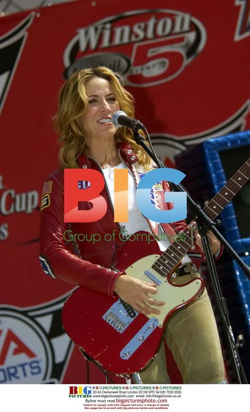 Sheryl Crow Performs Single 'Steve McQueen'