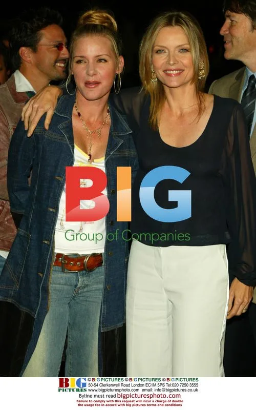 Michelle Pfeiffer & Sister Dedee at 'White Oleander' Premiere