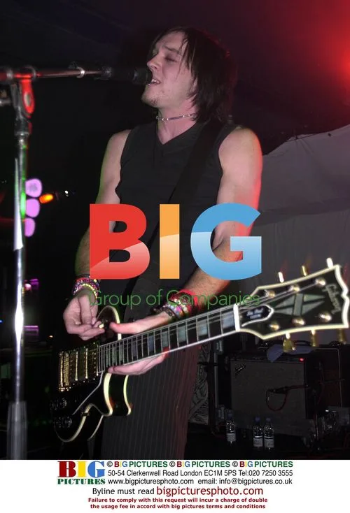 Vexred Performs with Biffy Clyro in Norwich