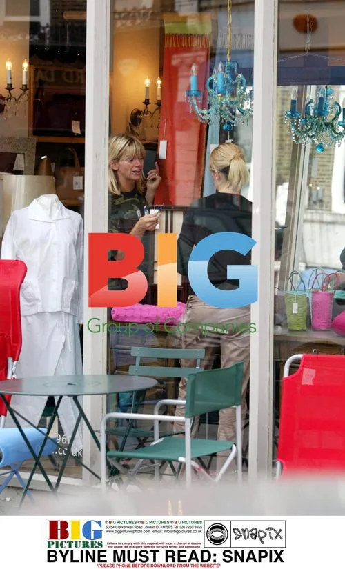 Zoe Ball Shopping in London