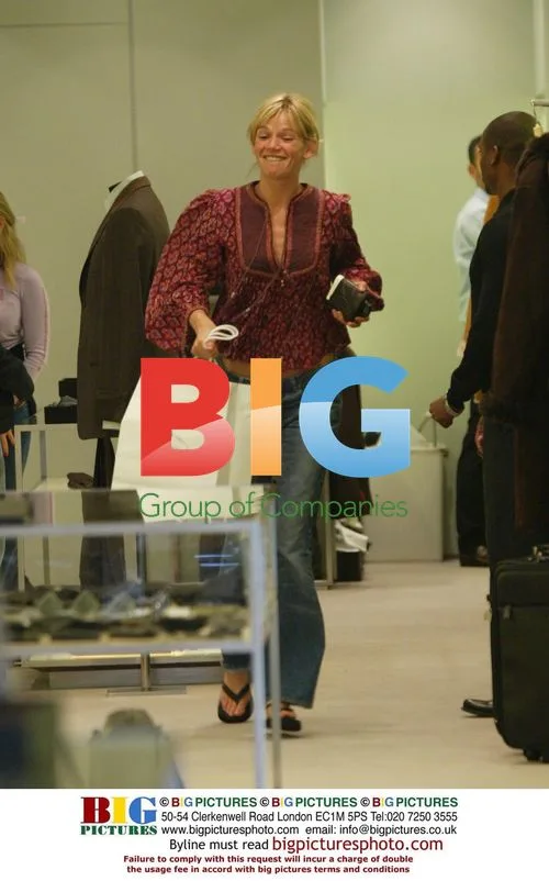 Zoe Ball Shopping in London