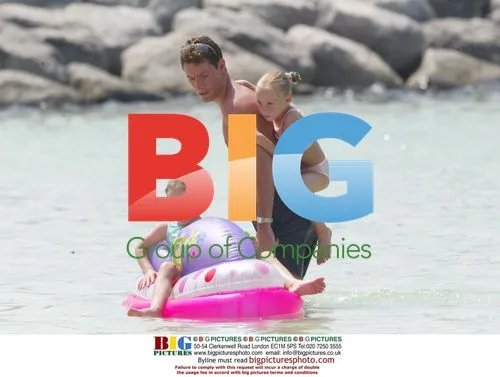 Actor Dean Gaffney and family on Dubai holiday