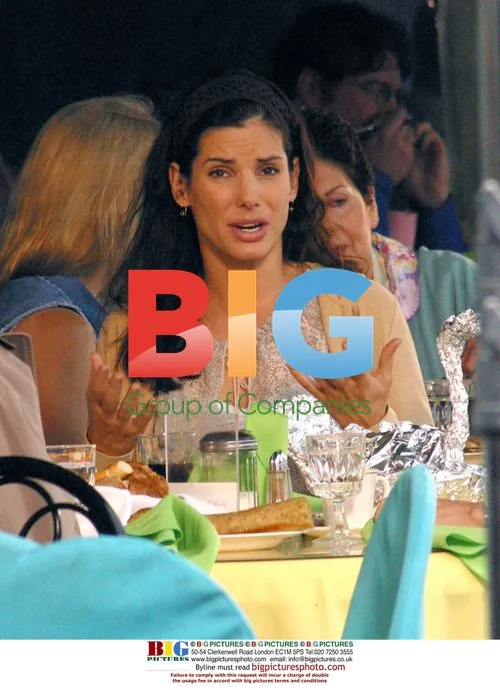 SANDRA BULLOCK has gas pains on 'Two Weeks Notice' set