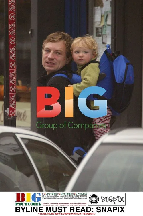 Jim Threaplton out with baby Mia and new girlfriend