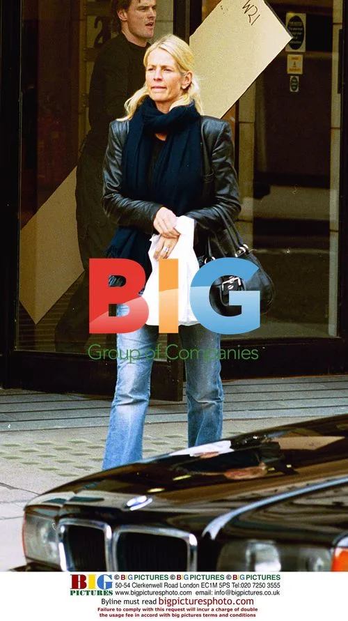 Ulrika Jonsson Shopping in London