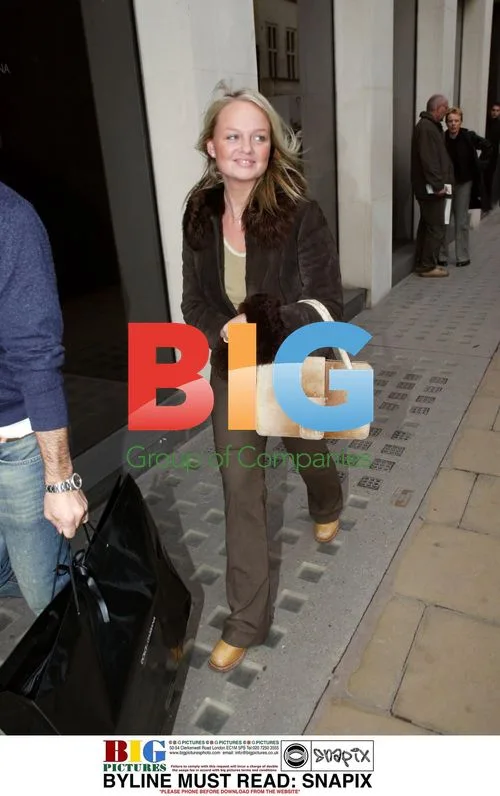 SINGER EMMA BUNTON GOES SHOPPING IN WEST LONDON
