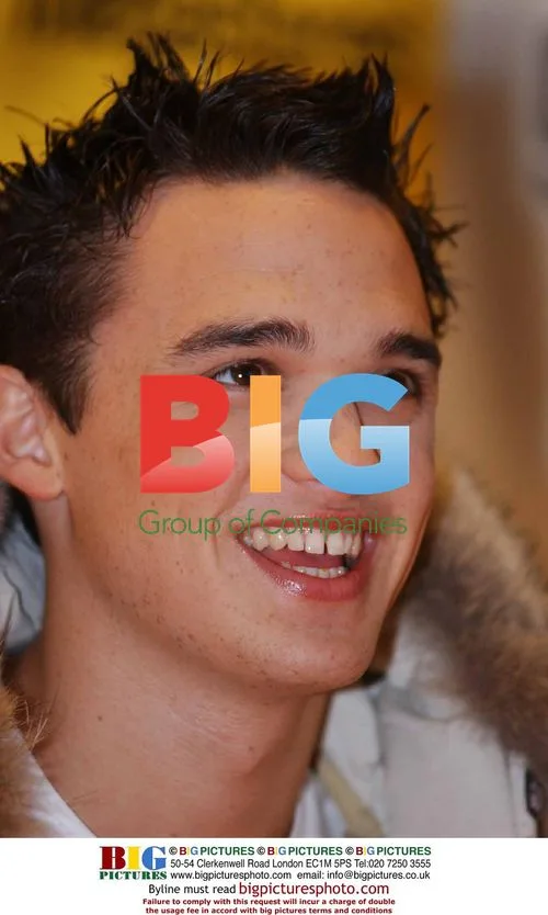 Gareth Gates at Virgin Megastore CD signing