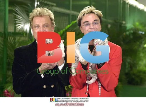 Siegfried & Roy Introduce New Tiger Cubs