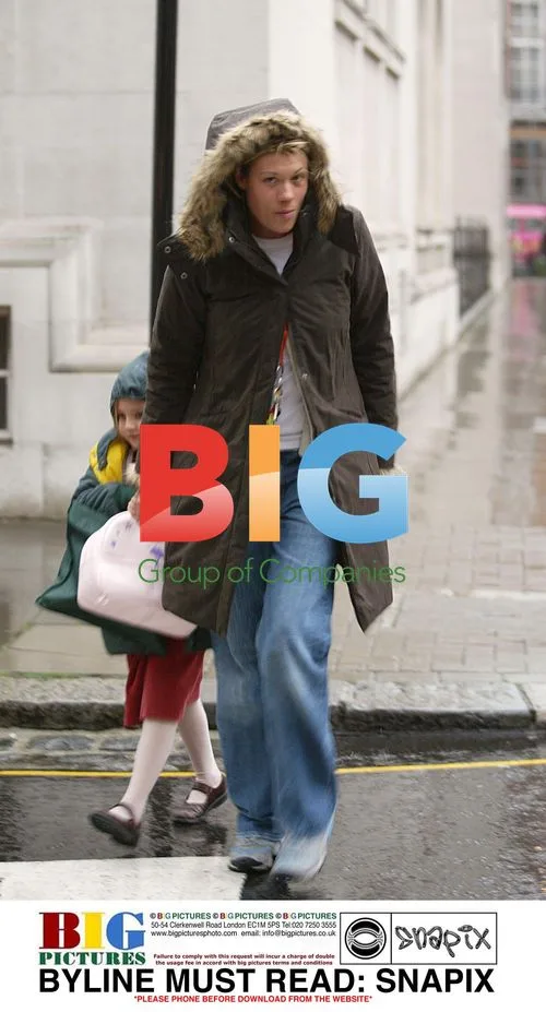 TV's TANIA STRECKER with daughter in Chelsea