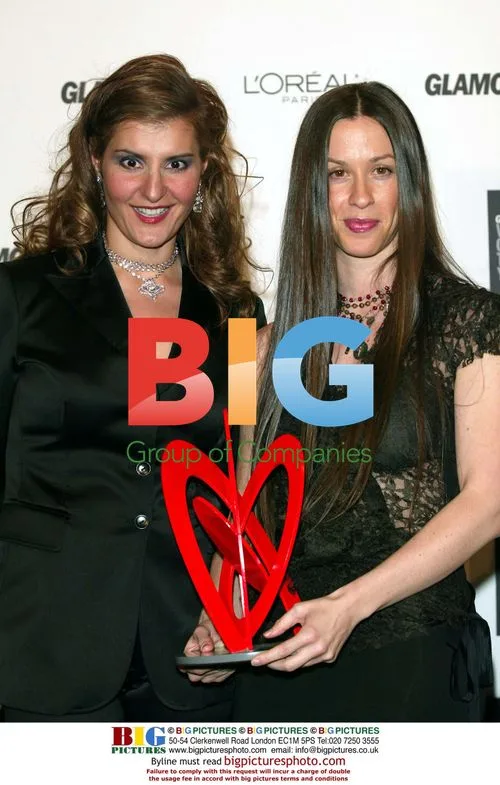 Nia Vardalos and Alanis Morissette at 2002 Glamour Awards