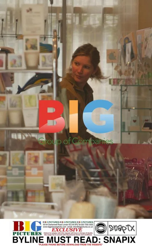 Lis Faulkner Spotted Shopping in London