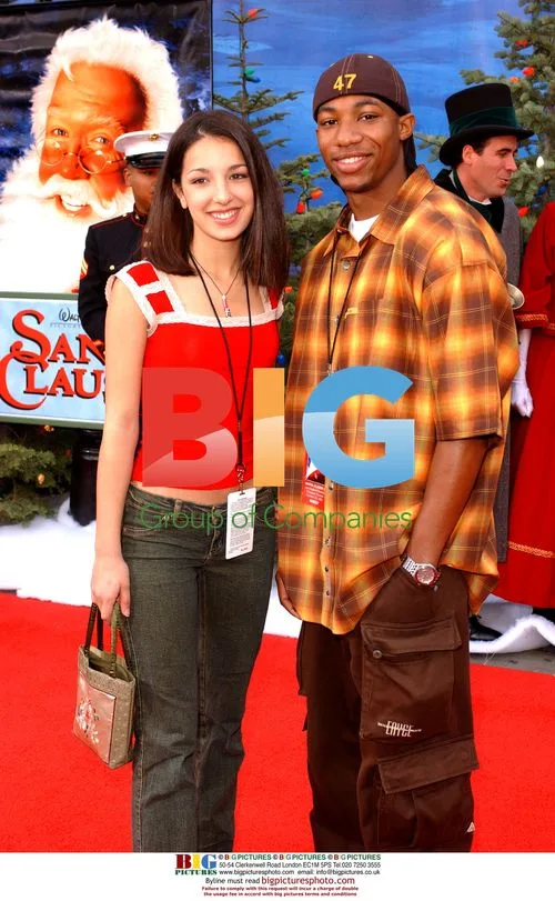 "American Dreams" stars at "Santa Clause 2" premiere